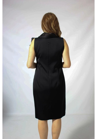 Moda Berray 986 Siyah Yakası Organze Fiyonk Broşlu Saten Kısa Büyük Beden Elbise Siyah