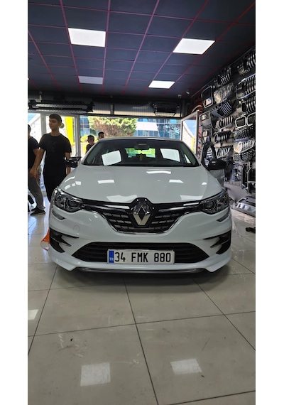 Megane 4 Ön Karlık Tampon Eki Plastik Boyasız