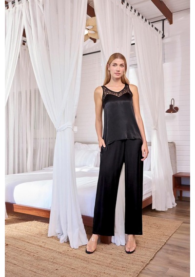 Hayat Store Herşeytrend Viskon Dantelli Ve Dekolteli Saten Pijama Takımı Siyah