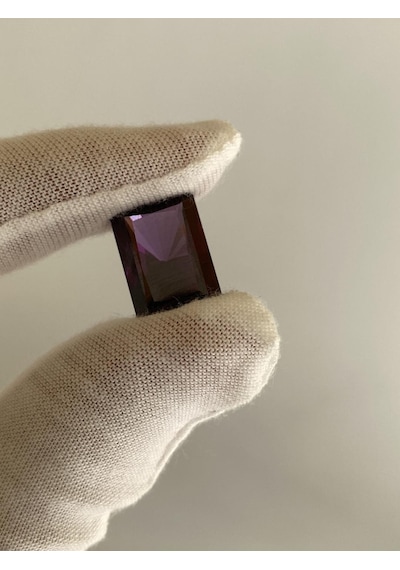 Faset Kesim Mor Safir Taşı 27,5 Karat