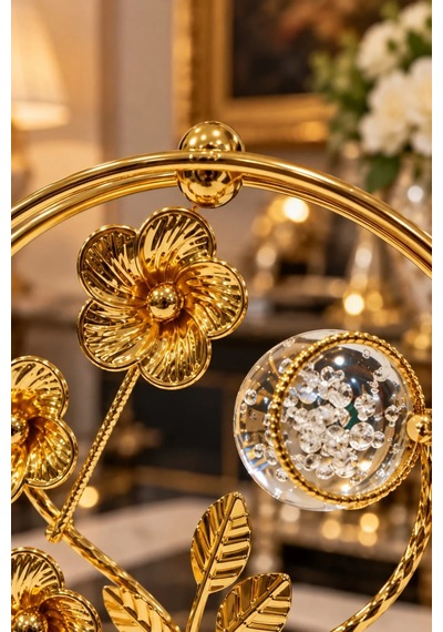 Ers Gold Metal Dekoratif Obje 18x18 Cm Cam Küreli Çiçek Ve Kelebek Figürlü Masa Süsü