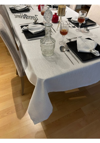 Dertsiz Simli Masa Örtüsü Gümüş Renk