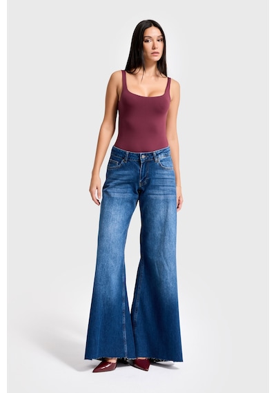 Itsbasic Kadın Koyu Mavi Renk 2w5-5 Elephant Leg Fit Bol Kesim Paça Detaylı Denim Jean Itsbasic Kadın Koyu Mavi Renk 2w5-5 Elephant Leg Fit Bol Kesim Paça Detaylı Denim Jean