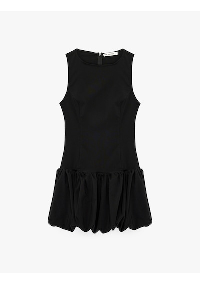 Koton Volanlı Fermuarlı Slim Fit Kolsuz Bisiklet Yaka Mini Balon Elbise Siyah 6sal80009ıw