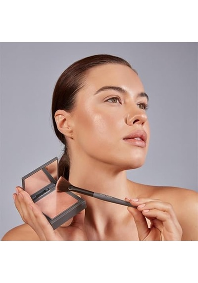 Alıx Avıen Aydınlatıcı Fırçası - Fan Brush