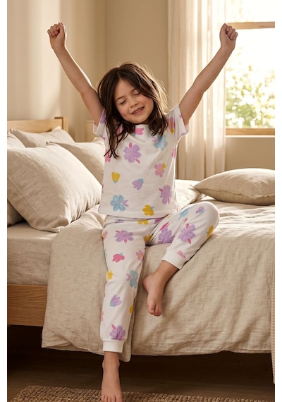 Zuzunga Pastel Renkli Çiçek Desenli Beyaz Kız Çocuk Pamuk Pijama Takımı Zuzunga Pastel Renkli Çiçek Desenli Beyaz Kız Çocuk Pamuk Pijama Takımı