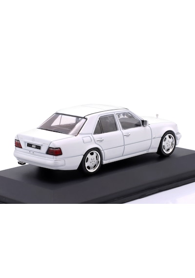 1:43 Ölçek Solido 1994 Mercedes Benz W124 E60 Amg Diecast Metal Minyatür Model Araba 10cm