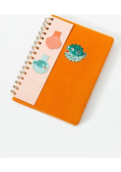 Sevimli Balon Balığı Nakışlı Turuncu Kumaş Kapak Magnet Ayraçlı Spiralli A5 Defter