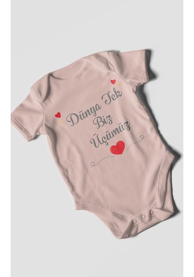 Morivokids Dünya Tek Biz Üçümüz Kısa Kollu Bebek Body %100 Pamuk Pastel Pembe
