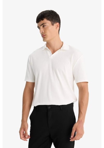 Defacto Regular Fit Krinkıl Dikey Dokulu Hafif Kumaş Polo Yaka Kısa Kollu Tişört E1207AX25SM Ekru