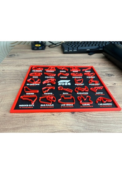 Formula 1 2026 Takvimi 3d Pist Tablosu 22x25 Cm Masaüstü Standlı & Duvara Asılabilir Çerçeve Siyah
