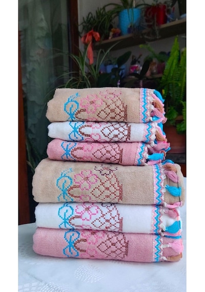 Annem Çeyizlik Kanaviçe Desenli Püsküllü Kadife Mutfak-el Seti 50x90 3 Adet 30x50 3 Adet 6'lı Set Çok Renkli