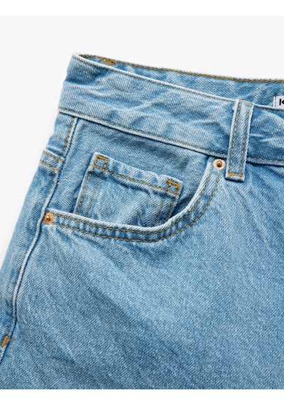 Koton Düğmeli Pis Paça Cep Detaylı Rahat Kalıp Denim Şort Açık İndigo 5sal40011md Açık İndigo Koton Düğmeli Pis Paça Cep Detaylı Rahat Kalıp Denim Şort Açık İndigo 5sal40011md Açık İndigo