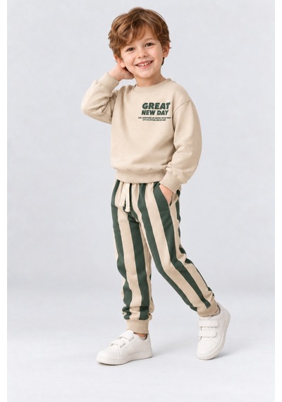 Ahengim Erkek Çocuk Great New Day Baskılı Sweatshirt Ve Çizgili Eşofman Altı 2 Li Takım Ak124 Yeşil Ahengim Erkek Çocuk Great New Day Baskılı Sweatshirt Ve Çizgili Eşofman Altı 2 Li Takım Ak124 Yeşil