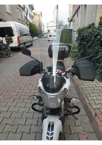 Motocam Bajaj V15 Ön Cam 2017-2018 Model 57cm Şeffaf Renkli 4mm