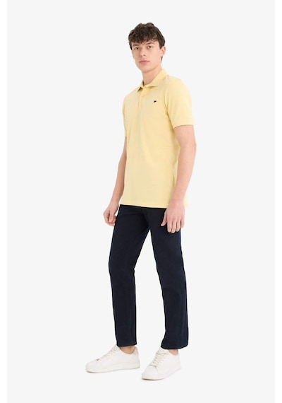 DeFacto Slim Fit Dar Kesim Polo Yaka Nakışlı Kısa Kollu Tişört D7665AX25SPYL488 DeFacto Slim Fit Dar Kesim Polo Yaka Nakışlı Kısa Kollu Tişört D7665AX25SPYL488