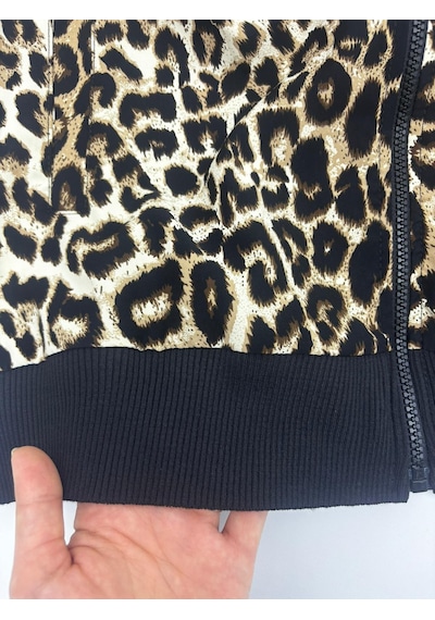 Büyük Beden Çiçek Motifli Leopar Desenli Peluş Detaylı Cepli Fermuarlı Kadın Mont