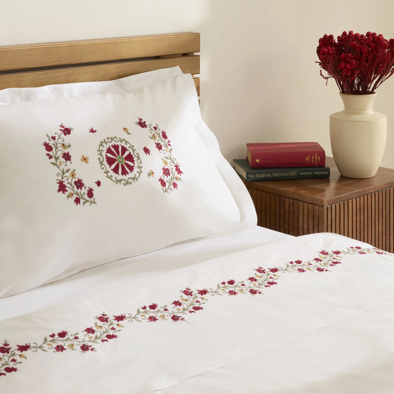 Karaca Home Layali Nakışlı Çift Kişilik Nevresim Takımı Beyaz Beyaz