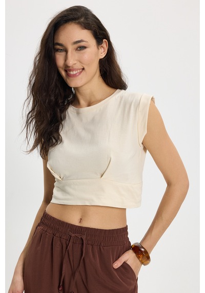 Tudors Kadın Slim Fit %100 Pamuk Pileli Yumuşak Doku Bisiklet Yaka Bej Crop Bluz-50396