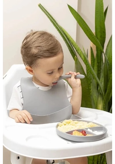 Gri 3 Lü Silikon Yemek Seti Önlük + Diş Kaşıyıcılı Kaşık + Vakumlu Tabak Renkli