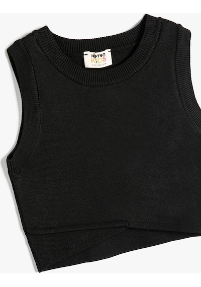 Koton Kolsuz Crop Kazak Halter Yaka Dar Kalıp Asimetrik Kesim Siyah 4skg90001at 4SKG90001AT999 Siyah