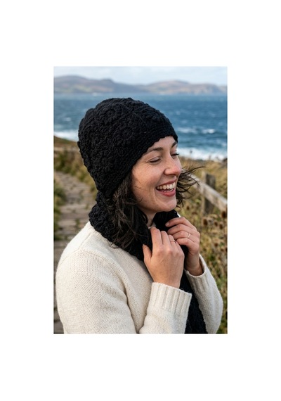 Emybox El Örgüsü Siyah Kadın Bere Tığ İşi Çiçek Motifli Bohem Kışlık Şapka - Vintage Stil Yumuşak Örgü Bere Modeli
