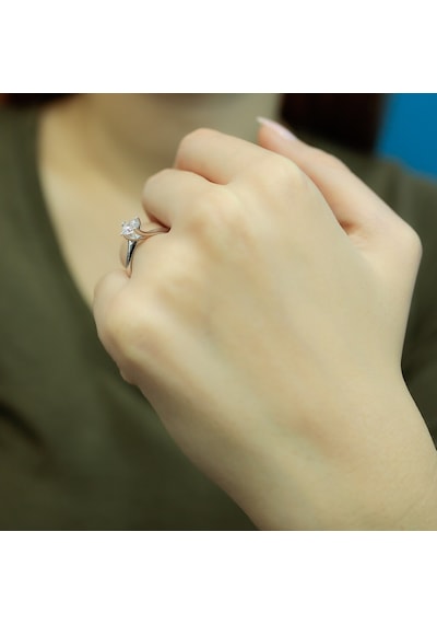 Lova G Renk 0,65 Karat Pırlanta Tektaş Yüzük - HRD Sertifikalı