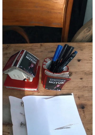 Atatürk'ün Nutuk Konseptli Hediyelik Kalemlik Ve Tütsülük 2li Set