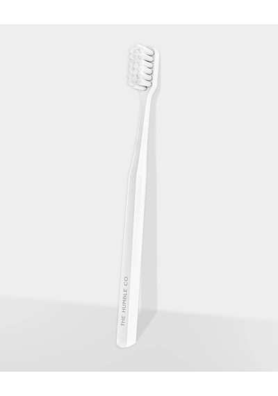 The Humble Co. Brush 7.000 Kıl İçeren Bitki Bazlı Yeyişkin Diş Fırçası Beyaz