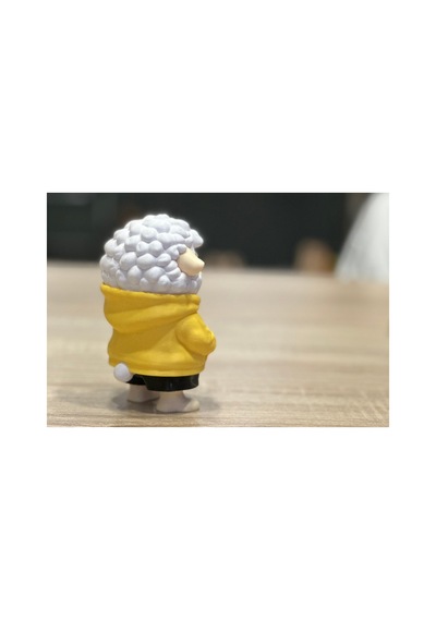 Kapüşonlu Koyun Figürü 10cm