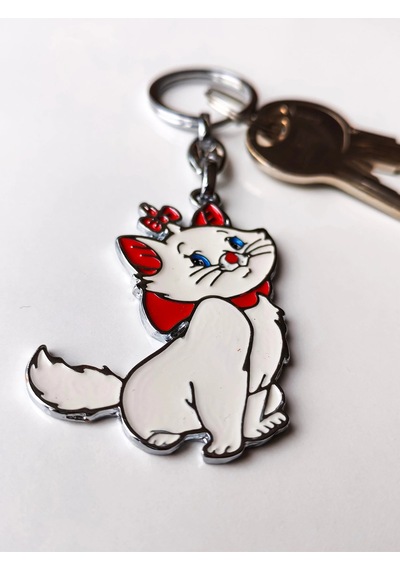 Moncuk Design Kırmızı Kurdelalı Ve Papyonlu Beyaz Renkli Şirin Kedi Metal Anahtarlık