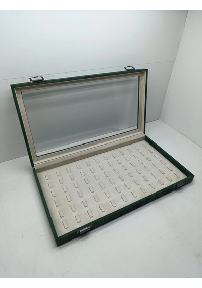 Yeni Cam Kapaklı Süet Yeşil Kumaş 45 Cm / 25 Cm Tırnaklı Yüzük Tablası
