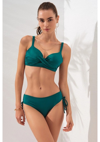 Pierre Cardin Yeşil Balenli Sırt Bağcıklı Bikini Takımı Kaplı Yandan Ipli Toparlayıcı Ince Askılı Geniş Beden Pierre Cardin Yeşil Balenli Sırt Bağcıklı Bikini Takımı Kaplı Yandan Ipli Toparlayıcı Ince Askılı Geniş Beden