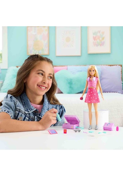 Barbie Aile Ve Arkadaşlar Seyahat Bebeği Ve Aksesuarları