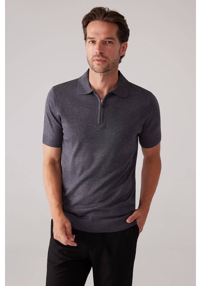 Erkek Koyu Gri Slim Fit Fermuar Detaylı Polo Yaka Triko Tişört