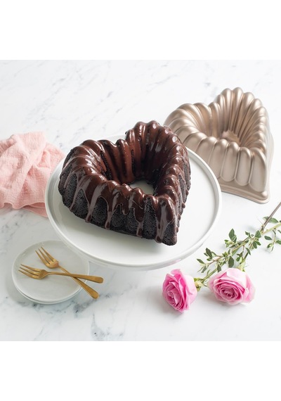 , Nordicware 55548 Kek Kalıbı, Kalpli Çelenk, Alüminyum Döküm, Hacim: 2.5lt, 55548amz, Gümüş