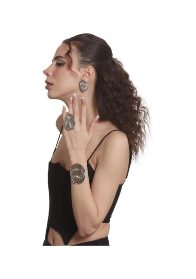 Kadın Lak Gümüş Renk Kaplama Spiral Baskılı Tasarım Küpe &yüzük &bilekik Set Gümüş