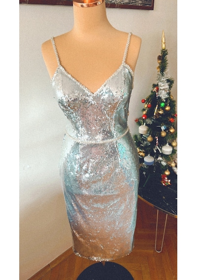 Chica Rosa Fashion Gümüş Pullu Askılı Midi Elbise