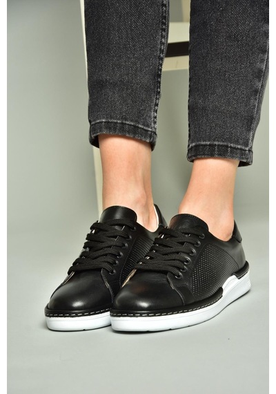 Fox Shoes U555025203 Siyah Hakiki Deri Kadın Spor Ayakkabı Sneakers Siyah-hakiki Deri Çok Renkli Fox Shoes U555025203 Siyah Hakiki Deri Kadın Spor Ayakkabı Sneakers Siyah-hakiki Deri Çok Renkli