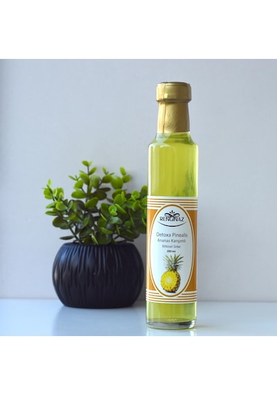 a Pinealis Ananas Karışımlı Bitkisel Sirke 250 Ml