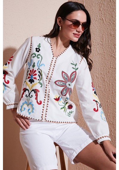 Lela Pamuklu Nakış Işlemeli Oversize Fit V Yaka Bayan Bluz 676254 Ekru