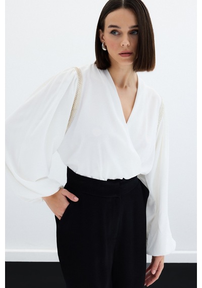 Sateen Aksesuar Detaylı Bodysuit Bluz - Ekru