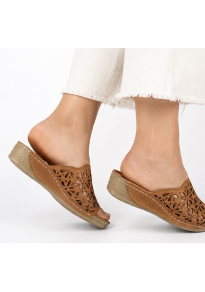 N Napa Shoe Np.226l.kahve Deri Napa Shoe Kadın Ortopedik Dolgu Topuk Günlük Terlik Lazer Kesim Çiçek Desenli Hafif Ve Konforlu Taba Terlik N Napa Shoe Np.226l.kahve Deri Napa Shoe Kadın Ortopedik Dolgu Topuk Günlük Terlik Lazer Kesim Çiçek Desenli Hafif Ve Konforlu Taba Terlik