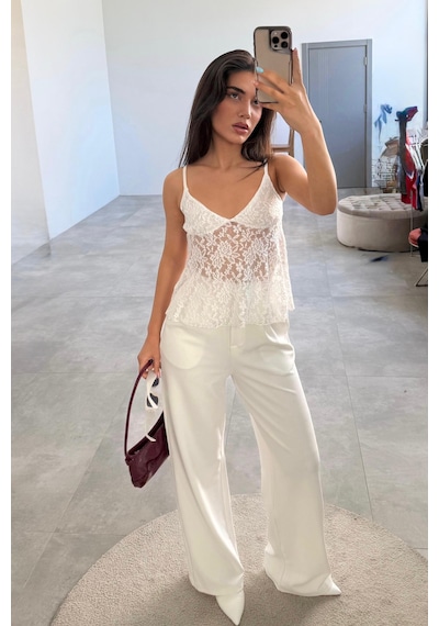 Madmext Beyaz Askısı Ayarlanabilir Dantelli Bluz Mg2348