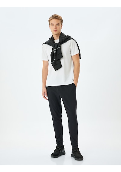 Koton Beli Bağcıklı Cep Detaylı Jogger Spor Eşofman Altı Siyah 5sam40041nk Siyah Koton Beli Bağcıklı Cep Detaylı Jogger Spor Eşofman Altı Siyah 5sam40041nk Siyah