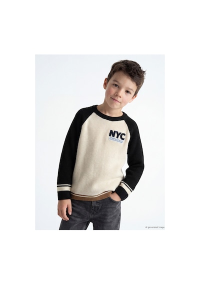 LC Waikiki Alıta Cıty Farkıyla Lcw Kids Siyah Nyc Nakışlı Oval Yaka Erkek Çocuk Triko Kazak Siyah - 925589641 Siyah LC Waikiki Alıta Cıty Farkıyla Lcw Kids Siyah Nyc Nakışlı Oval Yaka Erkek Çocuk Triko Kazak Siyah - 925589641 Siyah