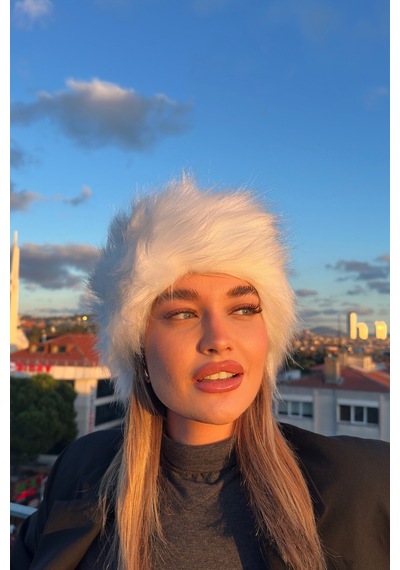 Mollycrush Luxury Rus Slav Tarzı Suni Kürklü Uzun Tüylü Peluş Kadın Ekru Kalpak Şapka Ekru