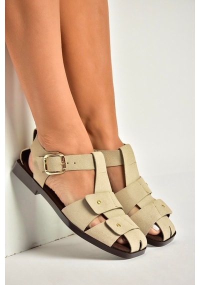 Fox Shoes Y458102502 Bej Süet Büyük Toka Detaylı Kadın Sandalet Bej