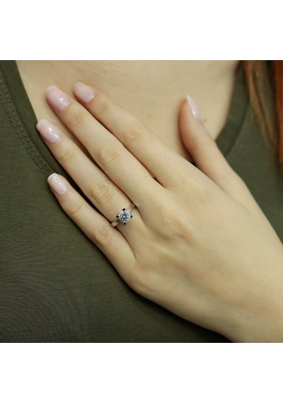 Lova E Renk 0,80 Karat Pırlanta Tektaş Yüzük - Hrd - 1040006