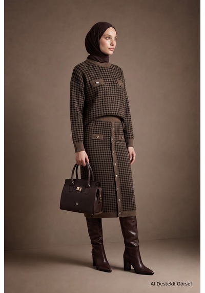 Armine Desenli Düğme Detaylı Triko Etekli İkili Triko Takım Vizon 22kd4214